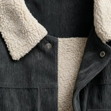 Ανδρικό μπουφάν από βελούδο με γιακά sherpa και κουμπώματα - Σκούρος γραφίτης